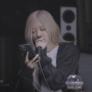 日本男生和女生一起努力生小孩
